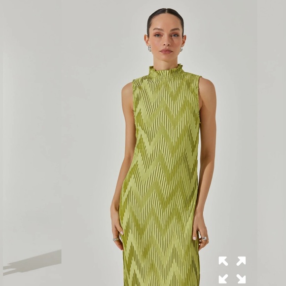 Astr Dresses & Skirts - Textured Plisse Mock Neck Midi Dress